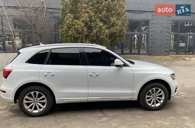 Внедорожник / Кроссовер Audi Q5 2012 в 