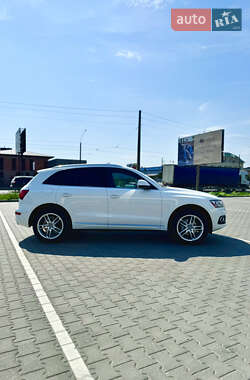 Внедорожник / Кроссовер Audi Q5 2015 в 