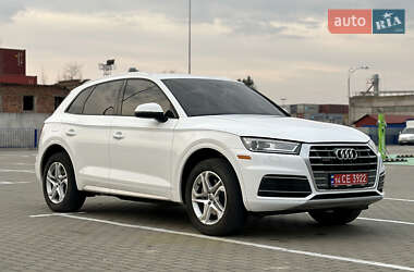 Внедорожник / Кроссовер Audi Q5 2018 в 
