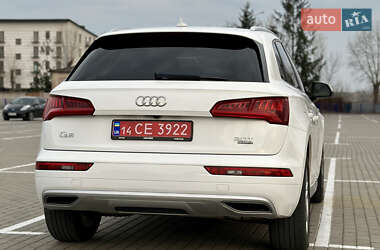 Внедорожник / Кроссовер Audi Q5 2018 в 