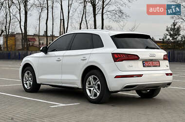 Внедорожник / Кроссовер Audi Q5 2018 в 