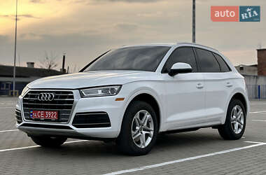 Внедорожник / Кроссовер Audi Q5 2018 в 