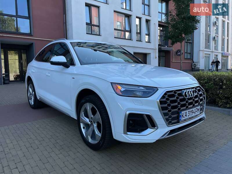 Внедорожник / Кроссовер Audi Q5 2021 в Киеве