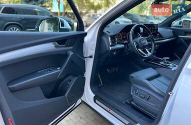 Позашляховик / Кросовер Audi Q5 2021 в 