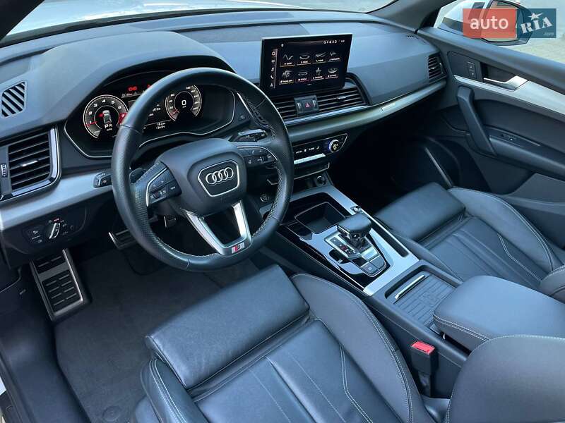 Внедорожник / Кроссовер Audi Q5 2021 в Киеве