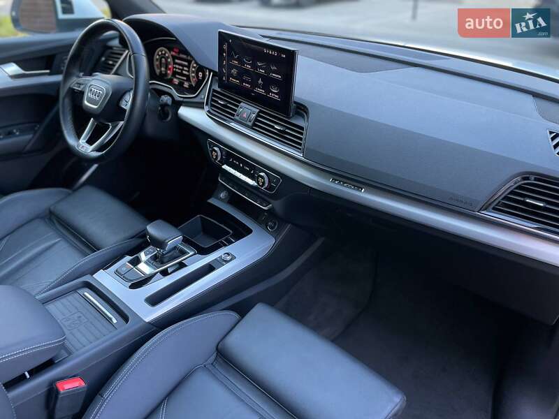 Внедорожник / Кроссовер Audi Q5 2021 в Киеве