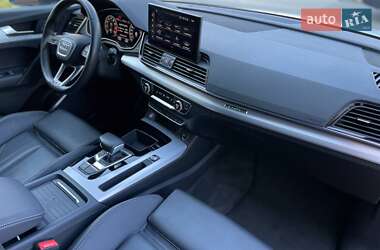 Позашляховик / Кросовер Audi Q5 2021 в 