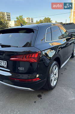 Внедорожник / Кроссовер Audi Q5 2017 в 