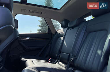 Внедорожник / Кроссовер Audi Q5 2017 в 