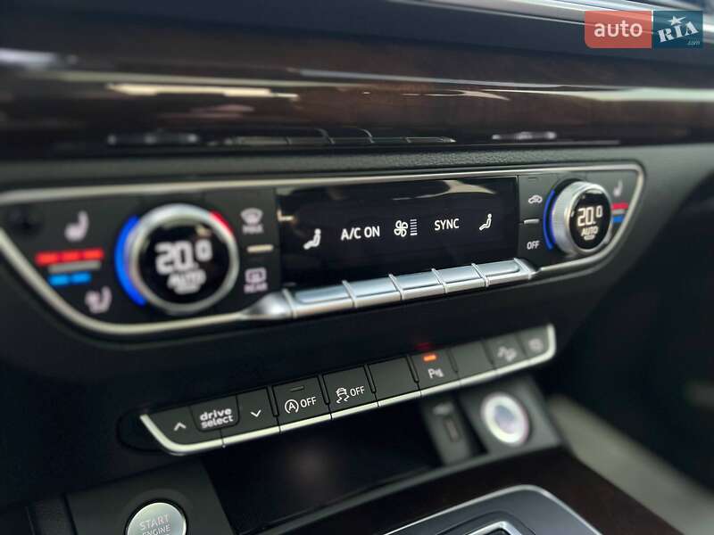 Позашляховик / Кросовер Audi Q5 2018 в Стрию