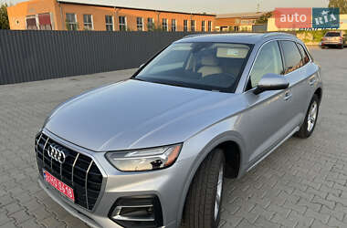 Внедорожник / Кроссовер Audi Q5 2021 в Киеве