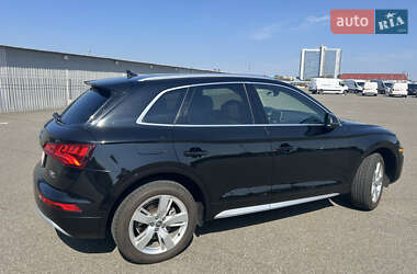 Внедорожник / Кроссовер Audi Q5 2018 в 