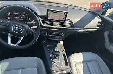 Внедорожник / Кроссовер Audi Q5 2018 в 