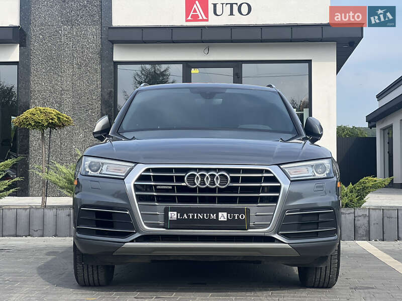 Позашляховик / Кросовер Audi Q5 2017 в Ужгороді