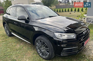 Внедорожник / Кроссовер Audi Q5 2018 в 