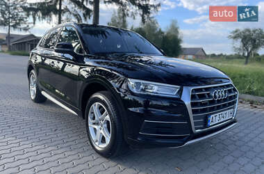 Внедорожник / Кроссовер Audi Q5 2018 в 