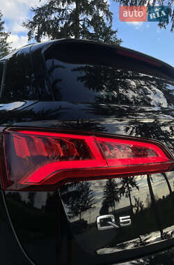 Внедорожник / Кроссовер Audi Q5 2018 в 