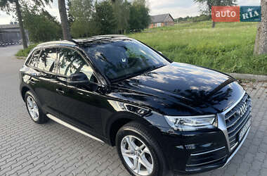 Внедорожник / Кроссовер Audi Q5 2018 в 