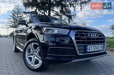 Внедорожник / Кроссовер Audi Q5 2018 в 