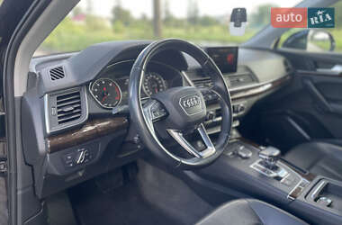 Внедорожник / Кроссовер Audi Q5 2018 в 