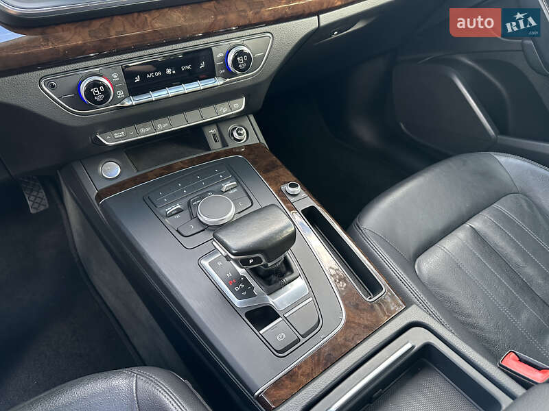 Внедорожник / Кроссовер Audi Q5 2018 в Коломые