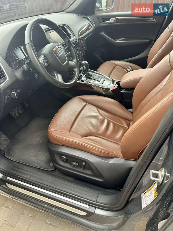 Внедорожник / Кроссовер Audi Q5 2011 в Луцке