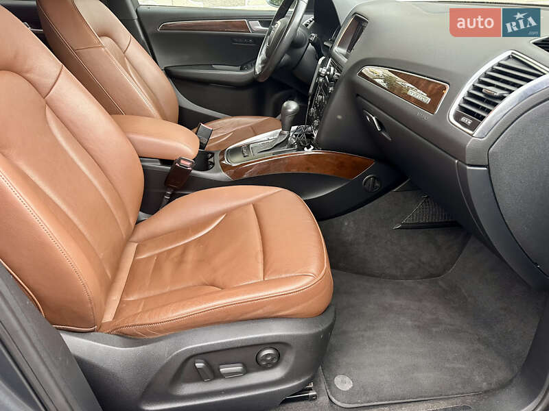 Внедорожник / Кроссовер Audi Q5 2011 в Луцке