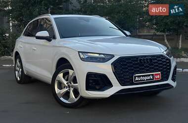 Позашляховик / Кросовер Audi Q5 2021 в 