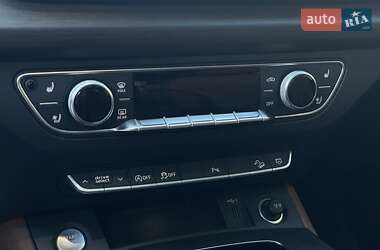 Позашляховик / Кросовер Audi Q5 2021 в 