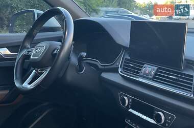 Позашляховик / Кросовер Audi Q5 2021 в 