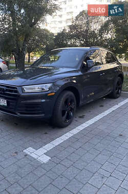 Позашляховик / Кросовер Audi Q5 2020 в 