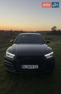 Позашляховик / Кросовер Audi Q5 2020 в 