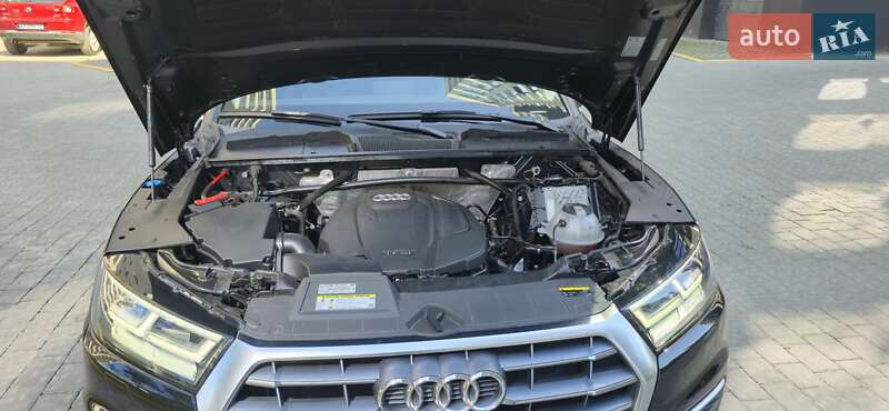 Позашляховик / Кросовер Audi Q5 2020 в Івано-Франківську