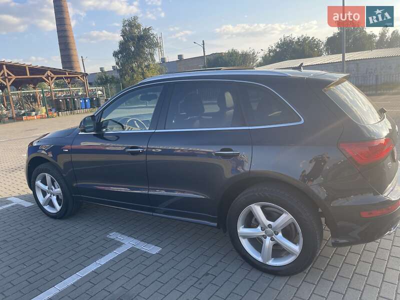 Внедорожник / Кроссовер Audi Q5 2016 в Нововолынске