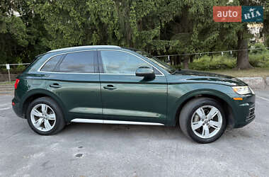 Внедорожник / Кроссовер Audi Q5 2017 в 