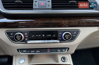 Внедорожник / Кроссовер Audi Q5 2017 в 