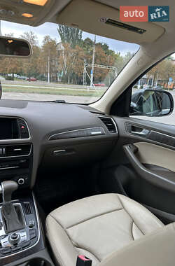 Внедорожник / Кроссовер Audi Q5 2015 в 