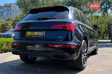Позашляховик / Кросовер Audi Q5 2022 в 