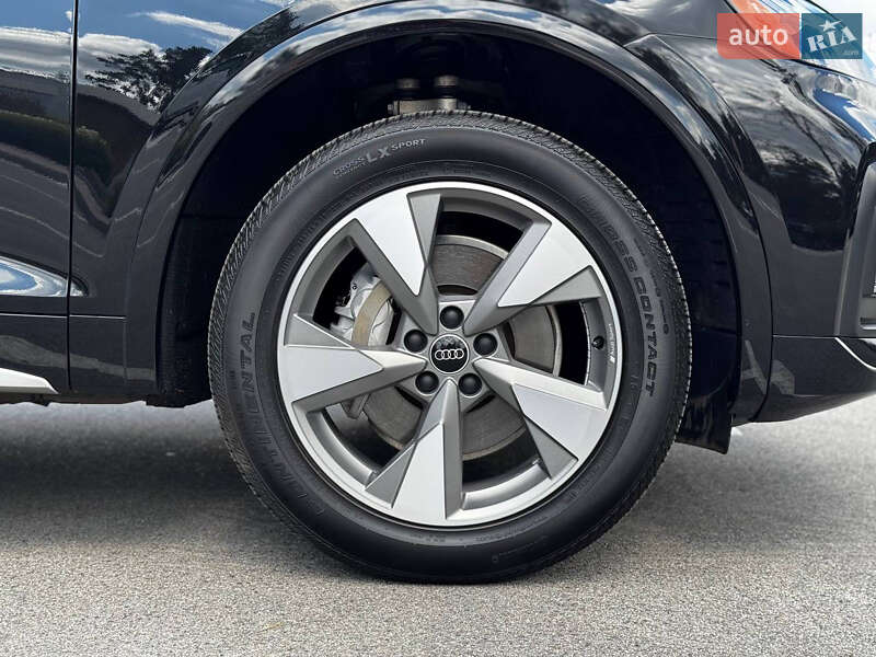 Внедорожник / Кроссовер Audi Q5 2023 в Киеве
