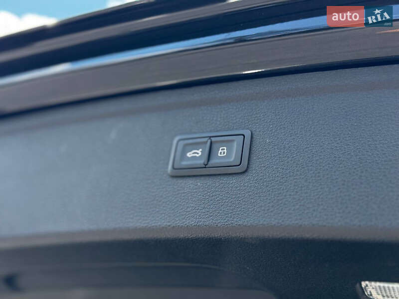 Внедорожник / Кроссовер Audi Q5 2023 в Киеве