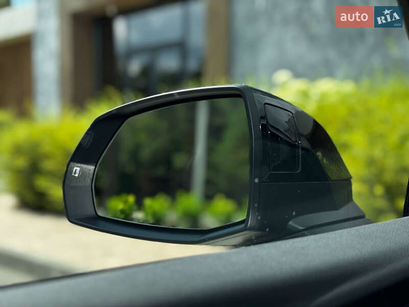 Внедорожник / Кроссовер Audi Q5 2023 в Киеве