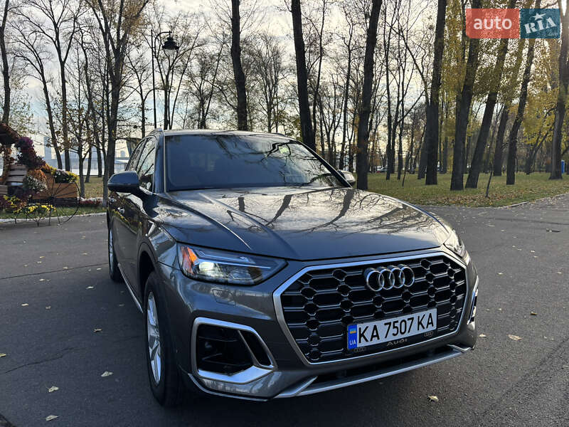 Внедорожник / Кроссовер Audi Q5 2022 в Киеве