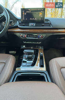 Позашляховик / Кросовер Audi Q5 2022 в 