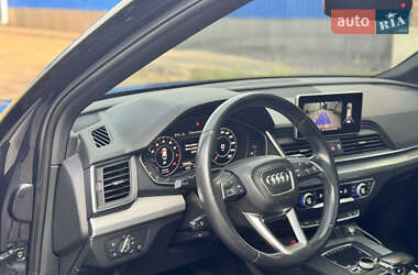 Внедорожник / Кроссовер Audi Q5 2018 в 