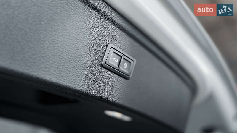 Позашляховик / Кросовер Audi Q5 2023 в Рівному