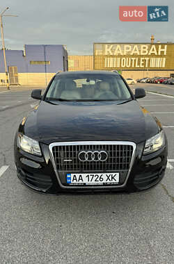 Позашляховик / Кросовер Audi Q5 2011 в 