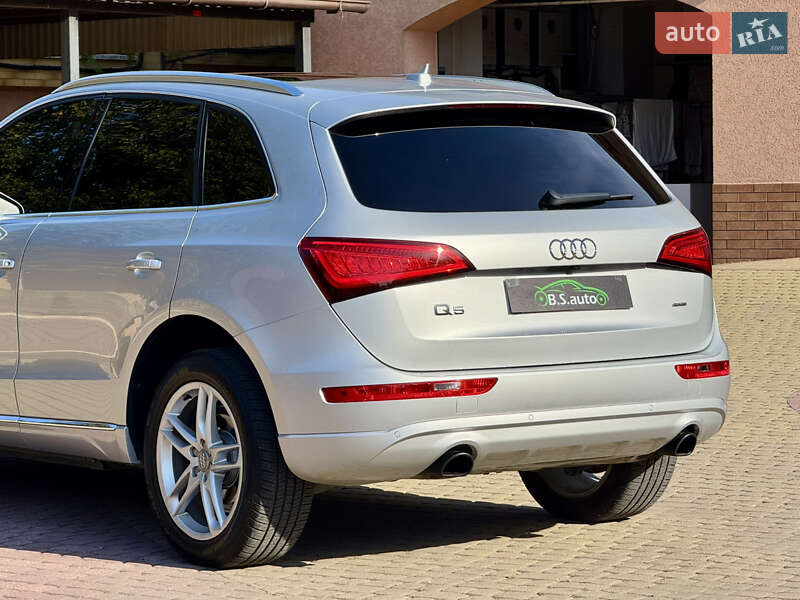 Внедорожник / Кроссовер Audi Q5 2012 в Мукачево