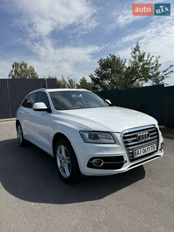 Позашляховик / Кросовер Audi Q5 2015 в 