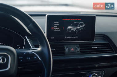Внедорожник / Кроссовер Audi Q5 2017 в 