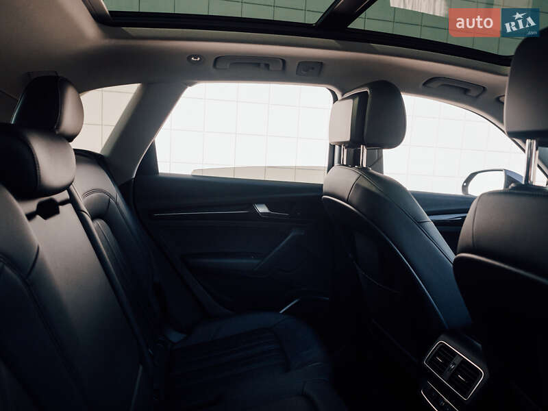 Внедорожник / Кроссовер Audi Q5 2017 в Кременчуге